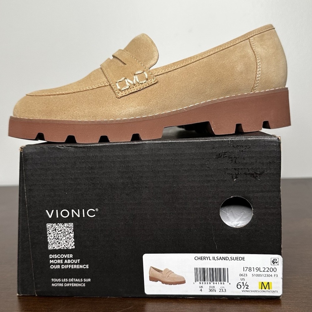 Vionic Cheryl II Sand Suede Lug Sole Penny Loafer Orthotic Womens Shoes 6.5 M